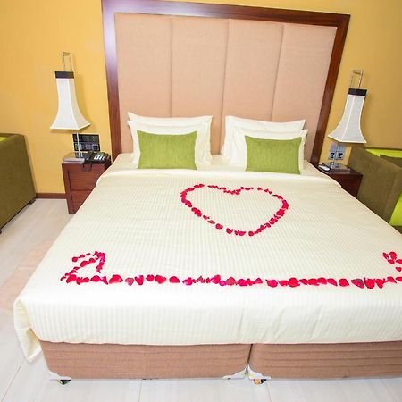 Amora Lagoon Hotel Katunayake Exterior photo