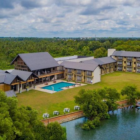 Amora Lagoon Hotel Katunayake Exterior photo