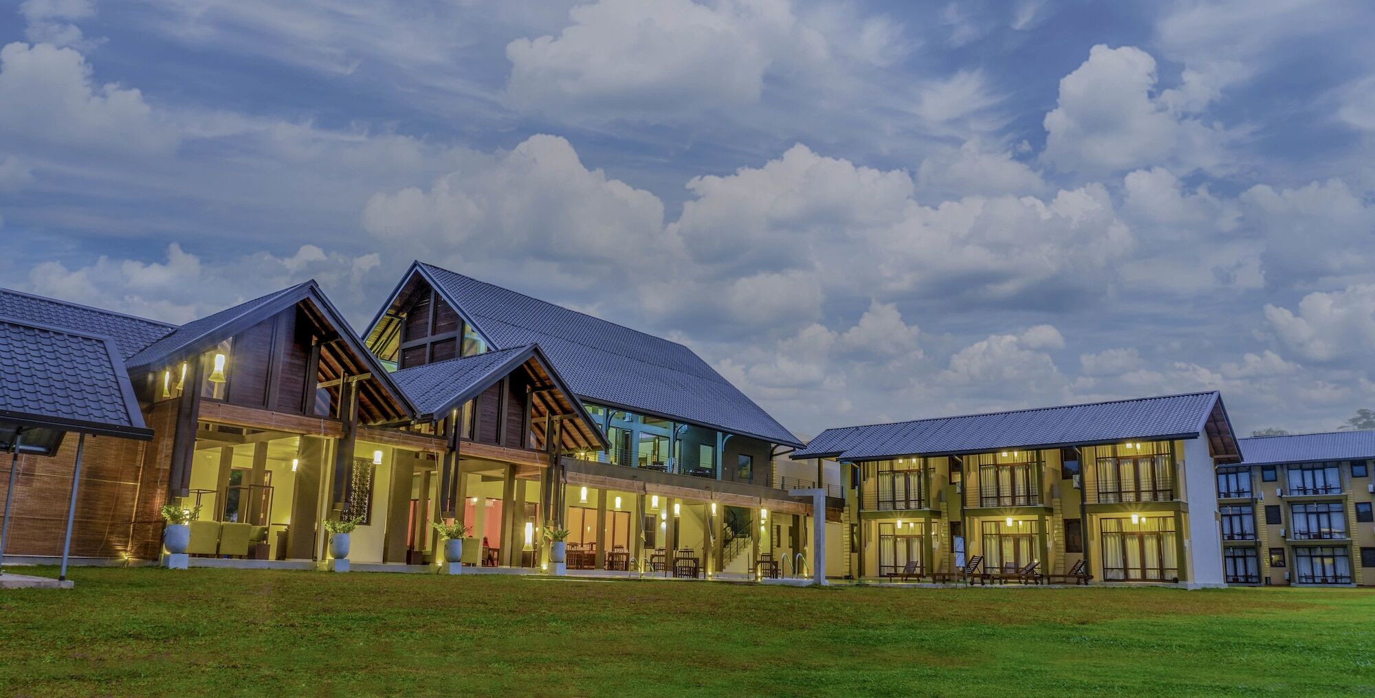 Amora Lagoon Hotel Katunayake Exterior photo
