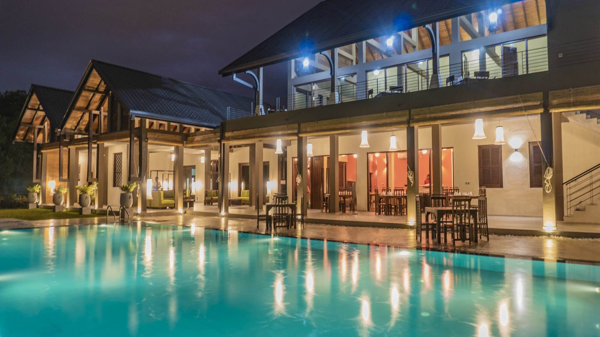Amora Lagoon Hotel Katunayake Exterior photo