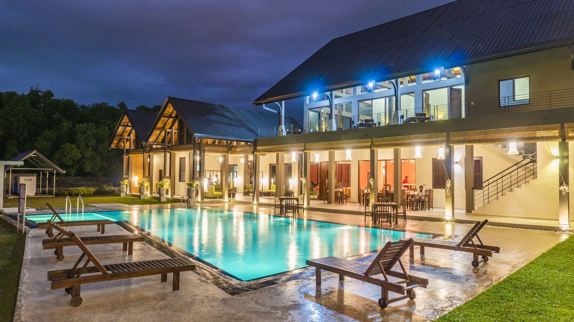 Amora Lagoon Hotel Katunayake Exterior photo